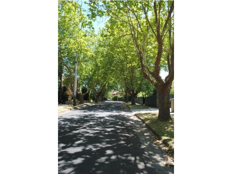 1A Newton Street, Surrey Hills VIC 3127