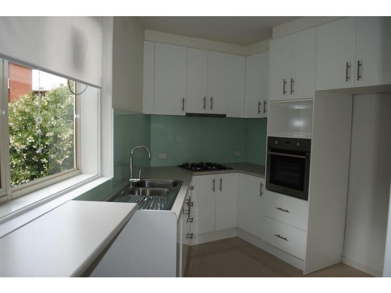 2/6 Raith Court, St Kilda East VIC 3183