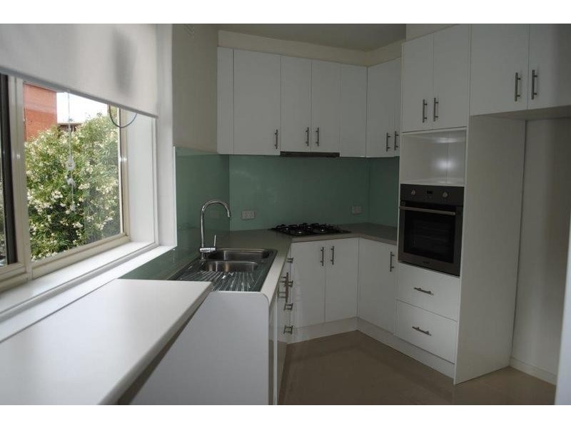 2/6 Raith Court, St Kilda East VIC 3183