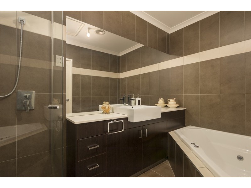 16 Sunrise Drive, Sunshine West VIC 3020