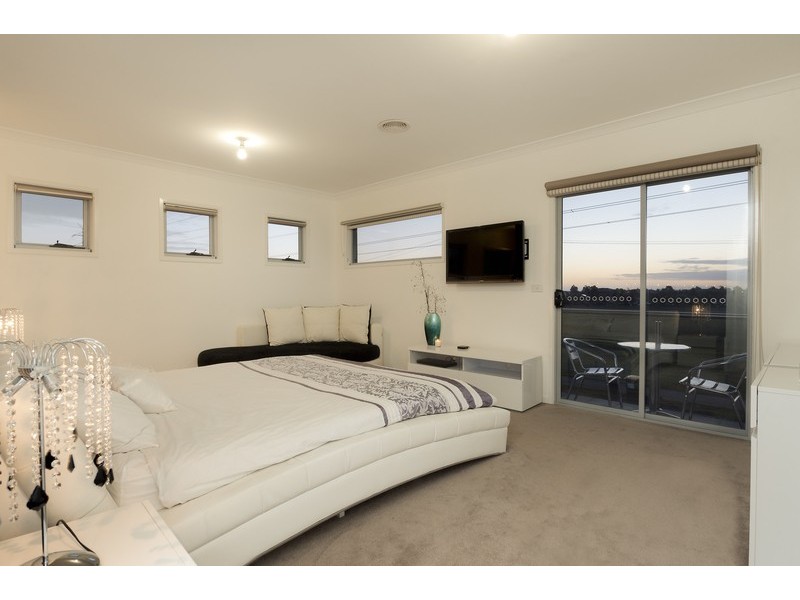 16 Sunrise Drive, Sunshine West VIC 3020
