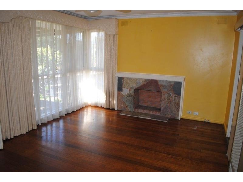 2 Benwerrin Drive, Burwood East VIC 3151