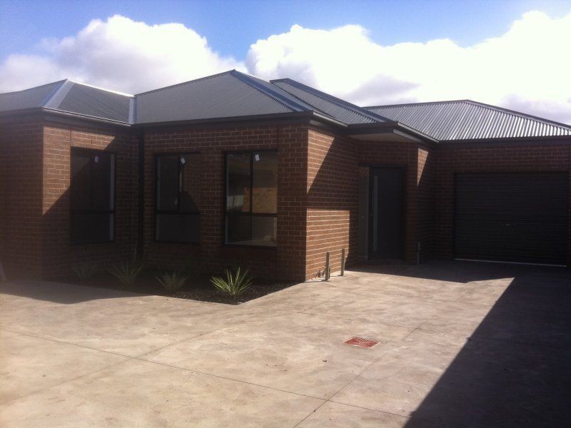 28B Whitesides Avenue, Sunshine West VIC 3020
