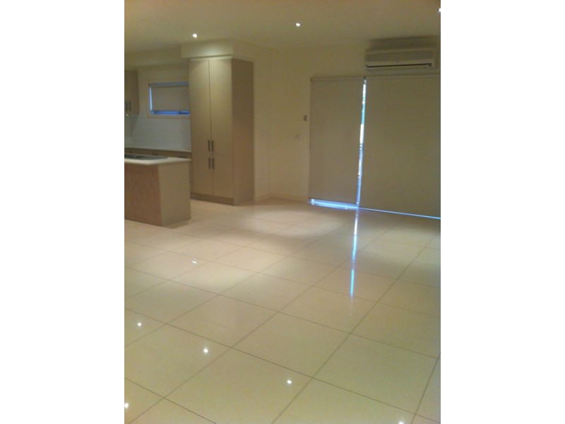 2 Cranwell Square, Caroline Springs VIC 3023