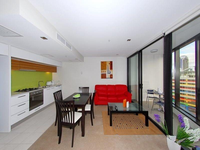 2011/100 Harbour Esplanade, Docklands VIC 3008