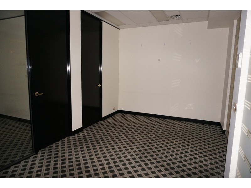 1005/1 Queens Road, Melbourne VIC 3004