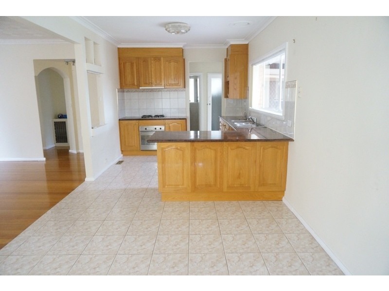 27 Lachlan Road, Sunshine West VIC 3020