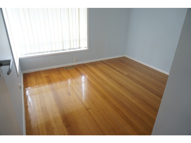 27 Lachlan Road, Sunshine West VIC 3020