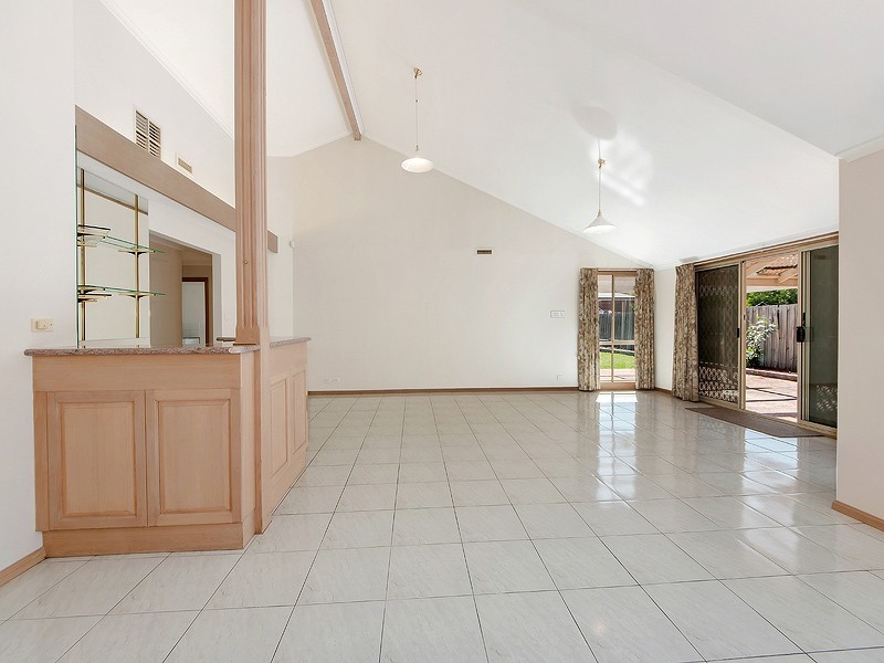 525 Kings Road, Taylors Lakes VIC 3038