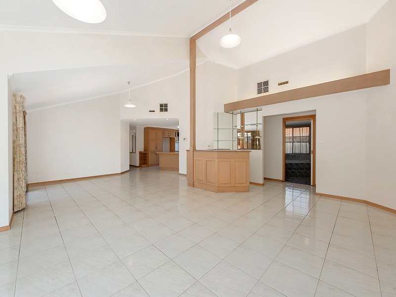 525 Kings Road, Taylors Lakes VIC 3038