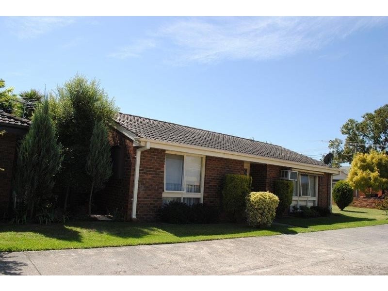 2/25 MERNDA AVENUE, Carnegie VIC 3163