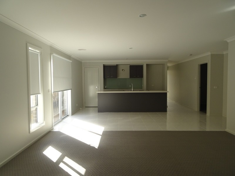 13 Medina Court, Melton West VIC 3337