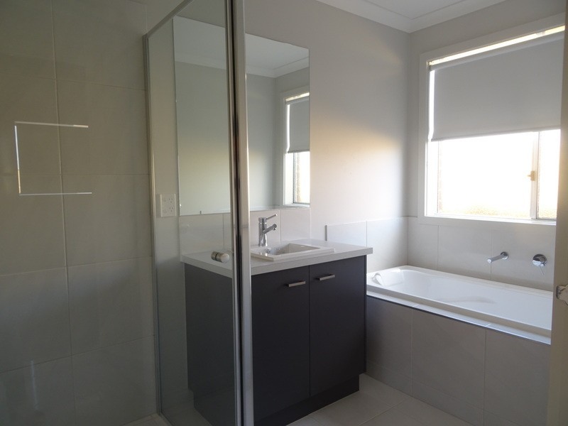 13 Medina Court, Melton West VIC 3337