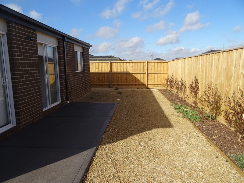 13 Medina Court, Melton West VIC 3337