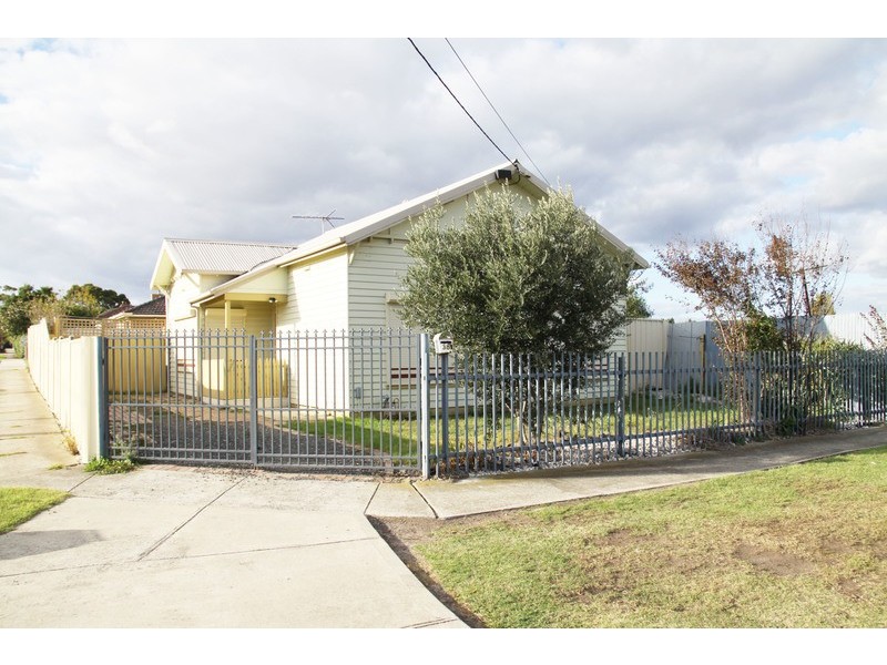 38  Clayton Street, Sunshine North VIC 3020