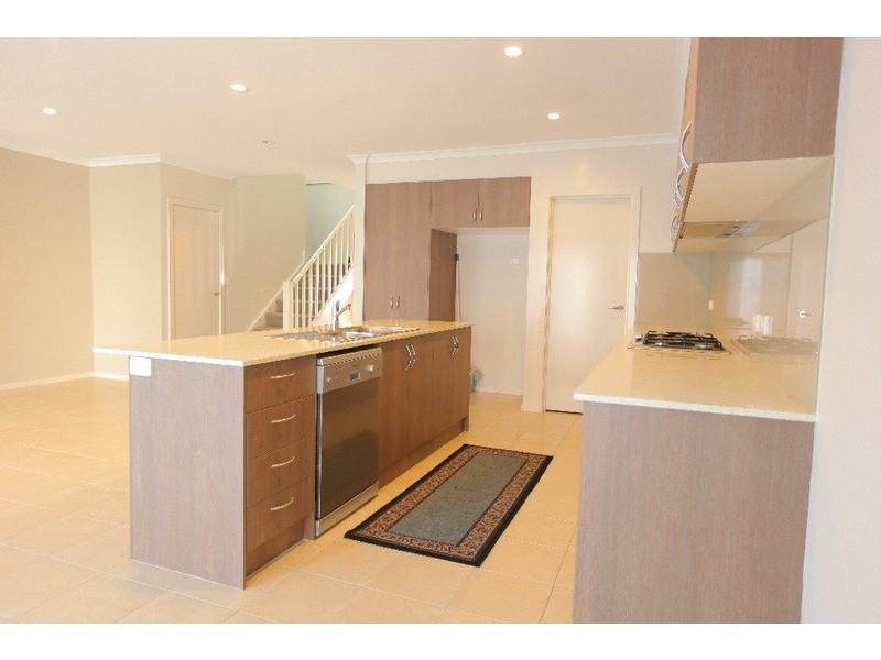 10 Whitetop Drive, Point Cook VIC 3030