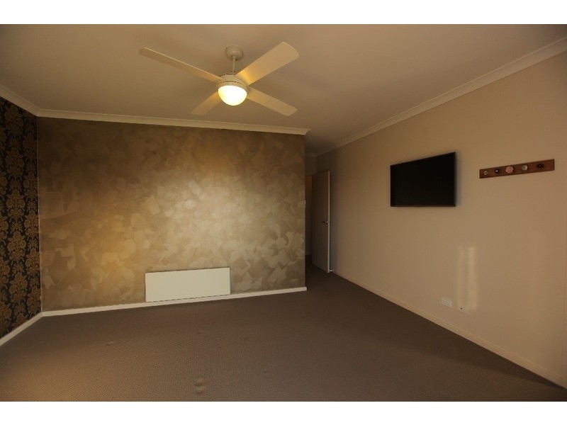 10 Whitetop Drive, Point Cook VIC 3030