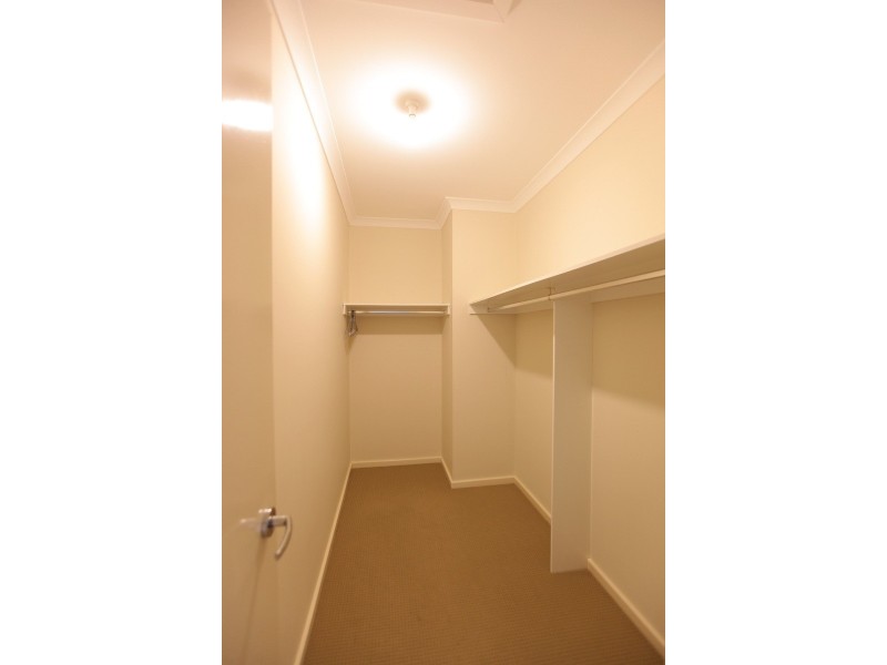 10 Whitetop Drive, Point Cook VIC 3030