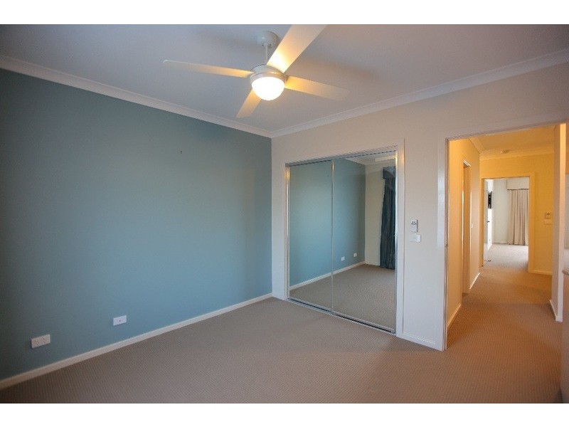 10 Whitetop Drive, Point Cook VIC 3030