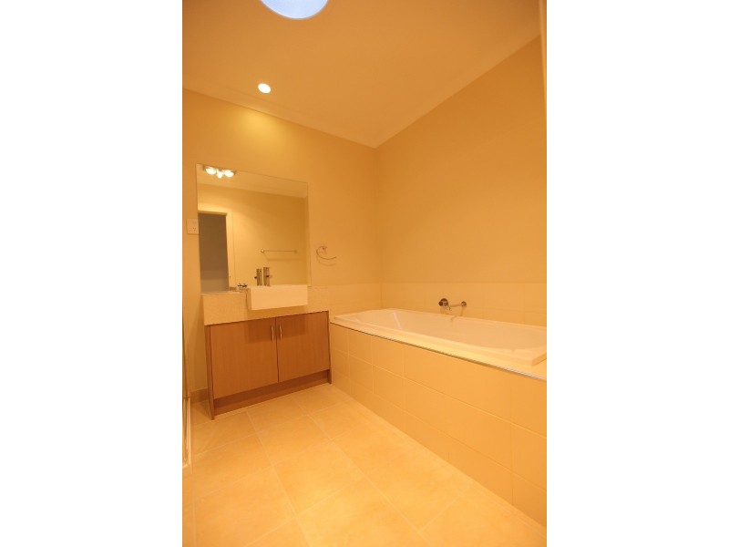 10 Whitetop Drive, Point Cook VIC 3030