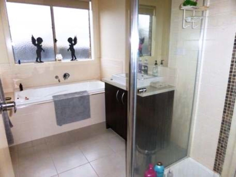 1 Walton Loop, Point Cook VIC 3030
