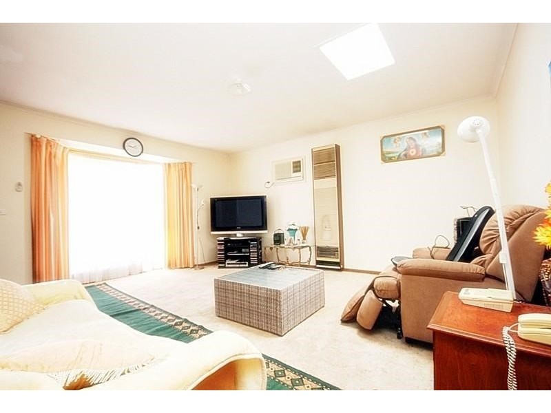 3/64-66  Bent Street, St Albans VIC 3021