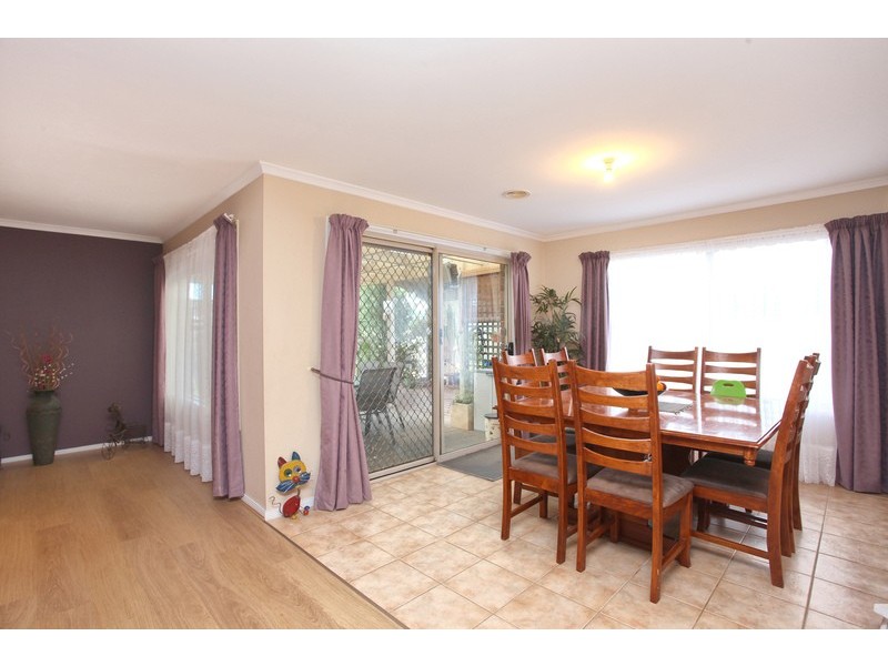 33 Pelham Cres, Wyndham Vale VIC 3024