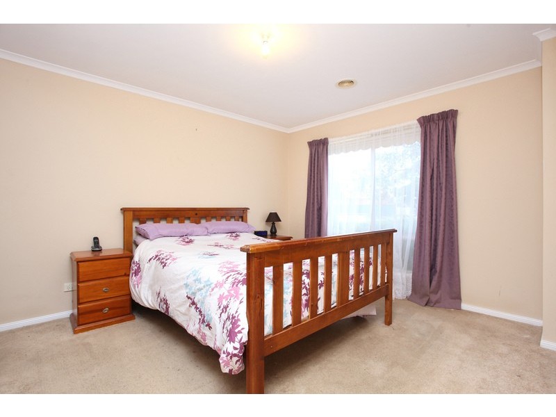 33 Pelham Cres, Wyndham Vale VIC 3024