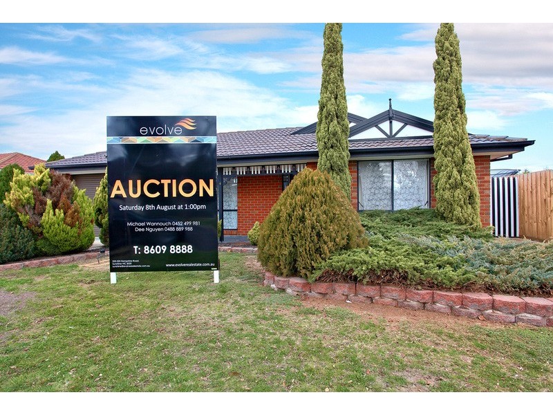 4 Nunn Ave, Truganina VIC 3029