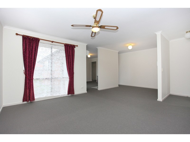 4 Nunn Ave, Truganina VIC 3029