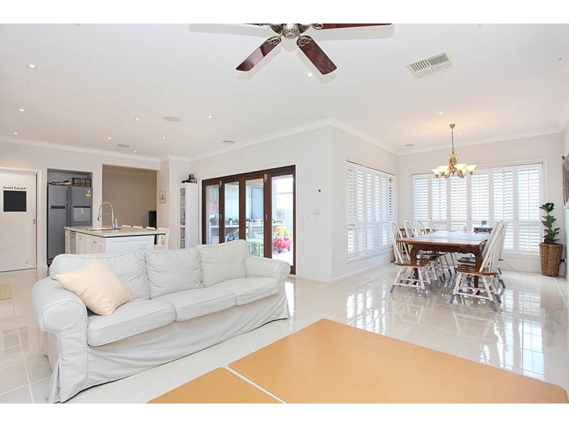 97 Waterways Blv, Williams Landing VIC 3027