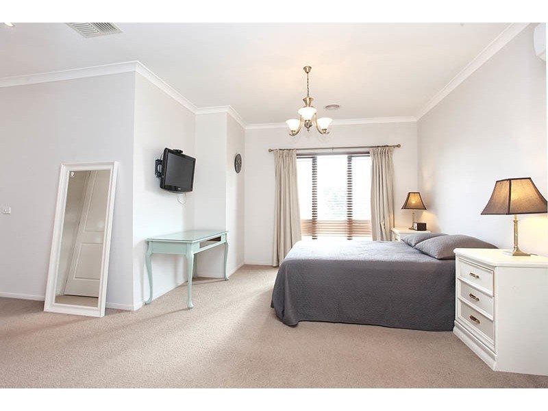 97 Waterways Blv, Williams Landing VIC 3027