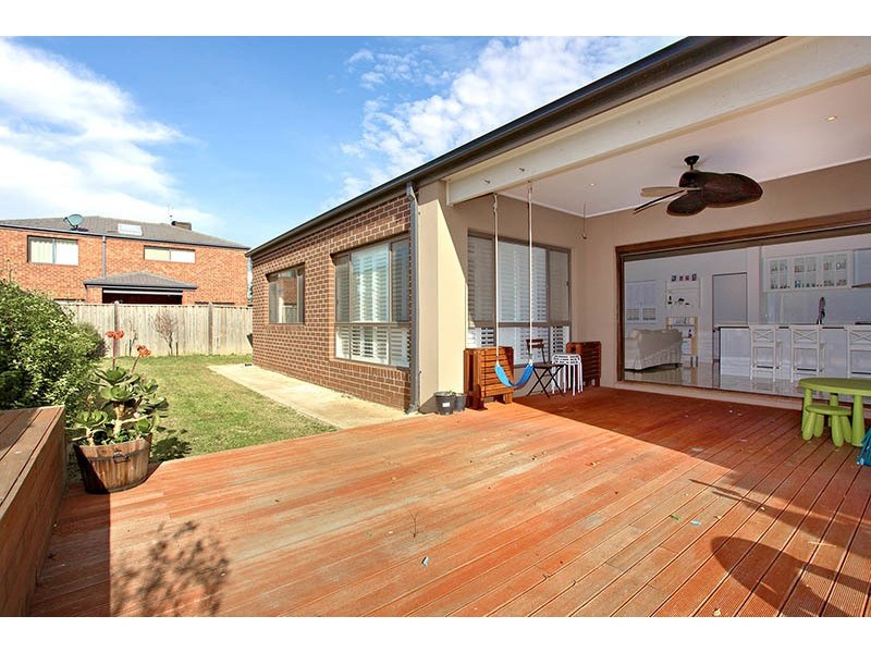 97 Waterways Blv, Williams Landing VIC 3027