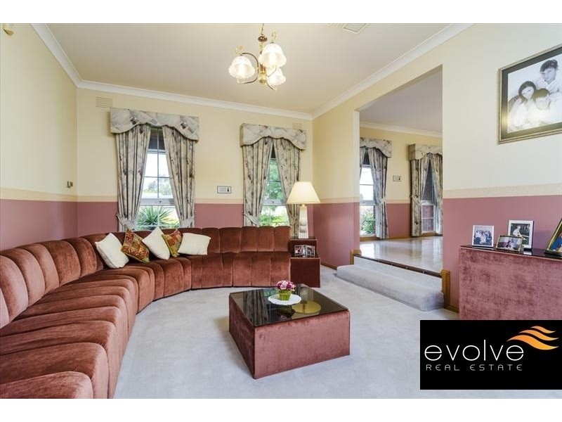 50 Wynarka Drive, Hoppers Crossing VIC 3029