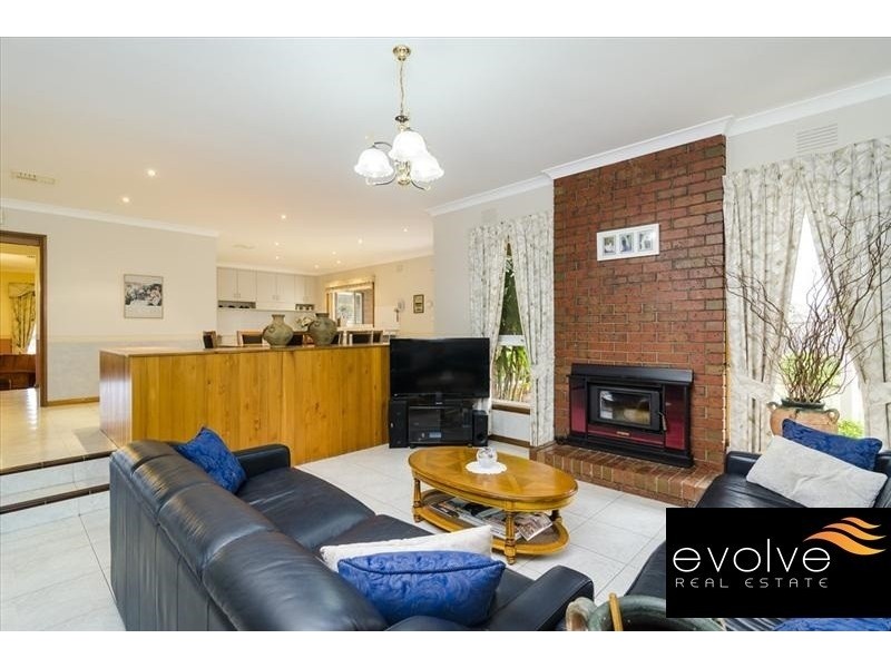 50 Wynarka Drive, Hoppers Crossing VIC 3029