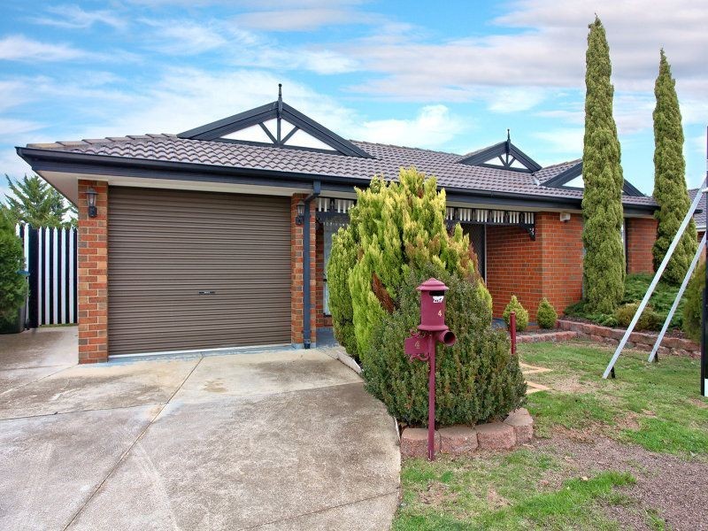 4 Nunn Ave, Truganina VIC 3029