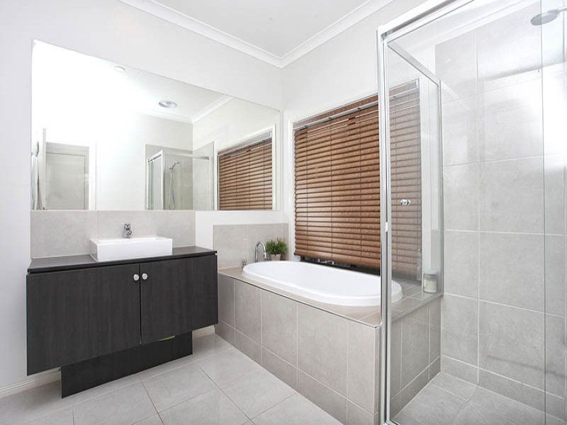 97 Waterways Blv, Williams Landing VIC 3027