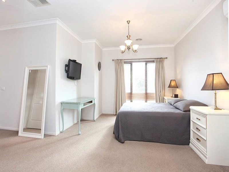 97 Waterways Blv, Williams Landing VIC 3027