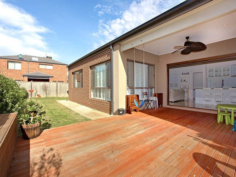 97 Waterways Blv, Williams Landing VIC 3027