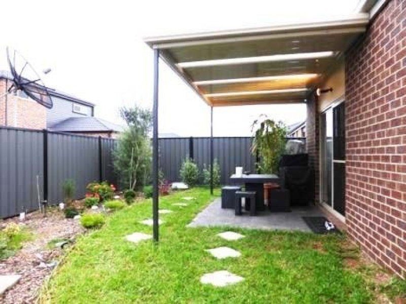 1 Walton Loop, Point Cook VIC 3030