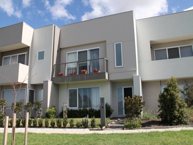 10 Whitetop Drive, Point Cook VIC 3030
