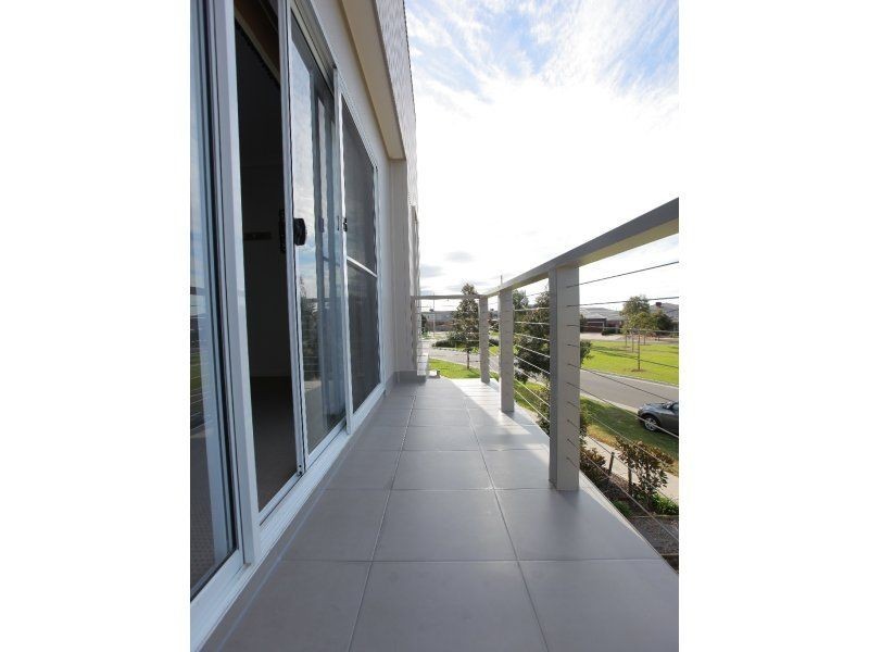 10 Whitetop Drive, Point Cook VIC 3030