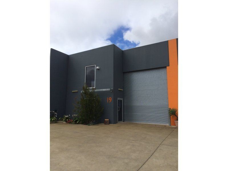 19 First Avenue, Sunshine VIC 3020