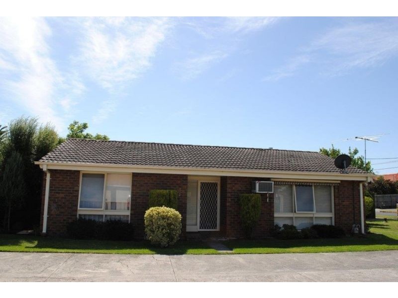 2/25 Mernda Avenue, Carnegie VIC 3163