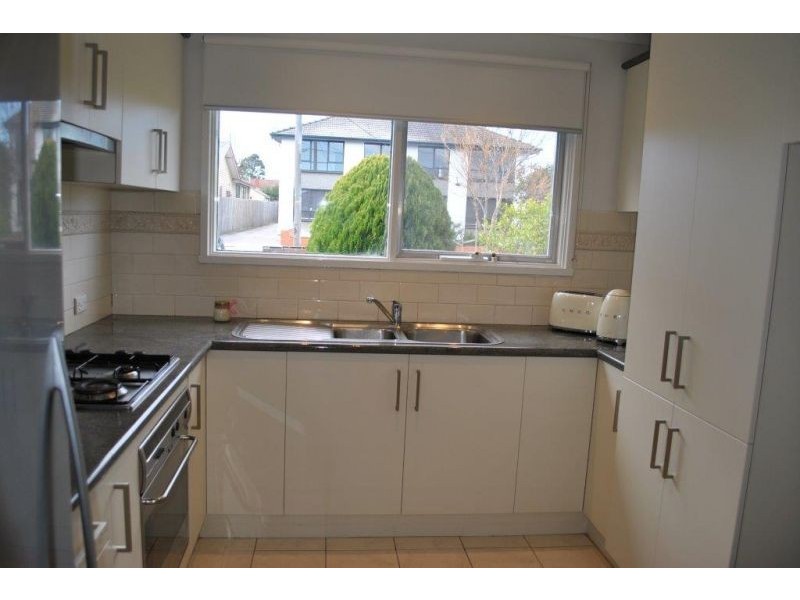 2/25 Mernda Avenue, Carnegie VIC 3163