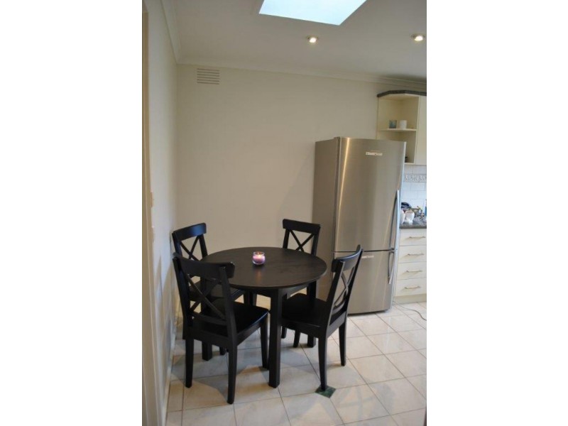 2/25 Mernda Avenue, Carnegie VIC 3163