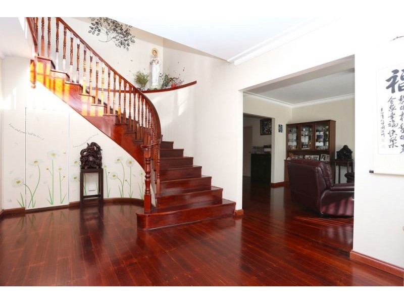 11 Carmyle Court, Avondale Heights VIC 3034