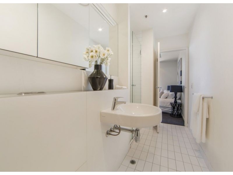 2605/620 Collins Street, Melbourne VIC 3000