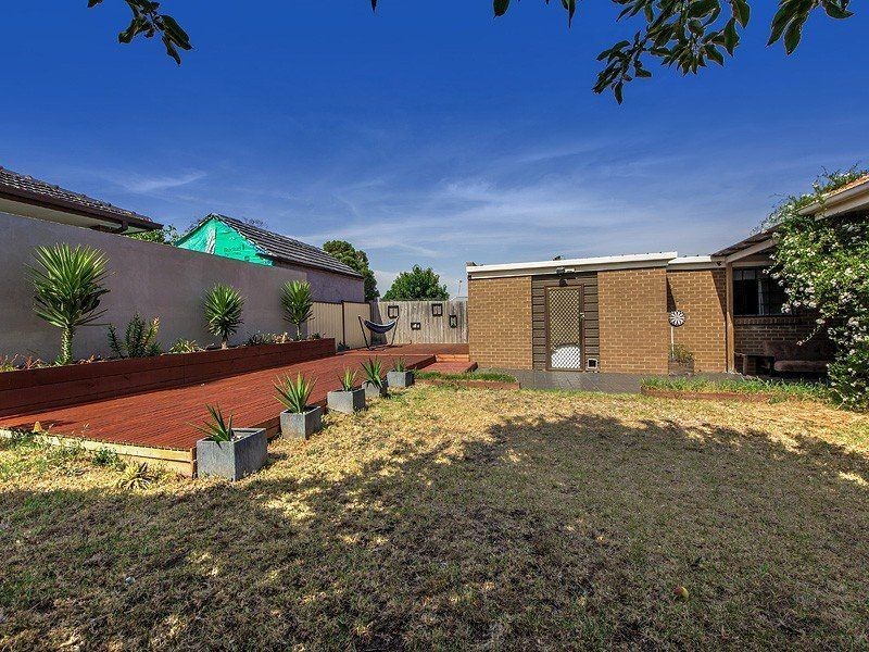 14 Camdale Parade, St Albans VIC 3021