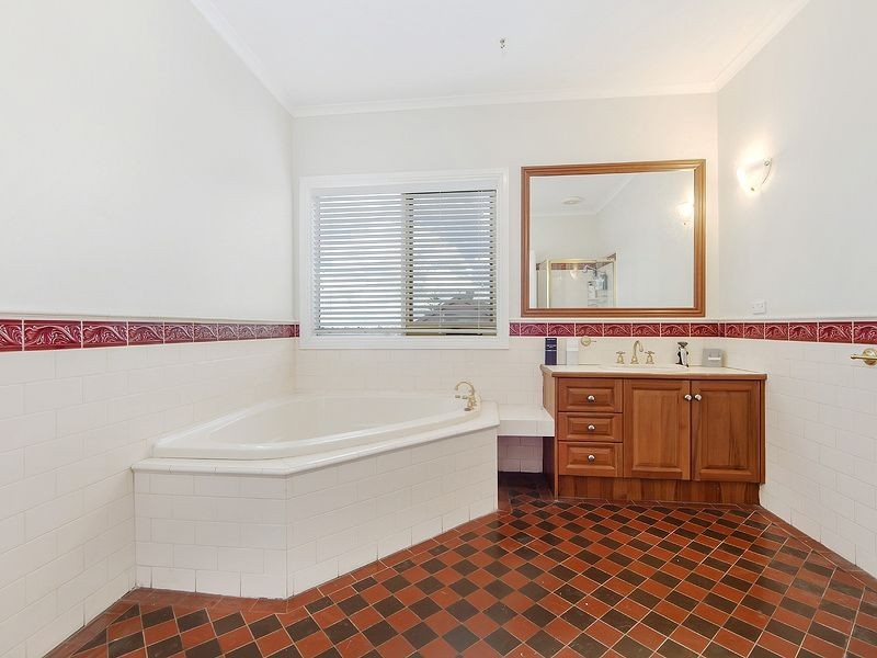 2/6 Wallace Drive, Greenvale VIC 3059